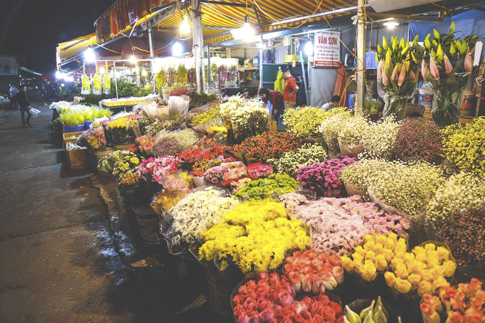 Chợ hoa Quảng Bá Hà Nội